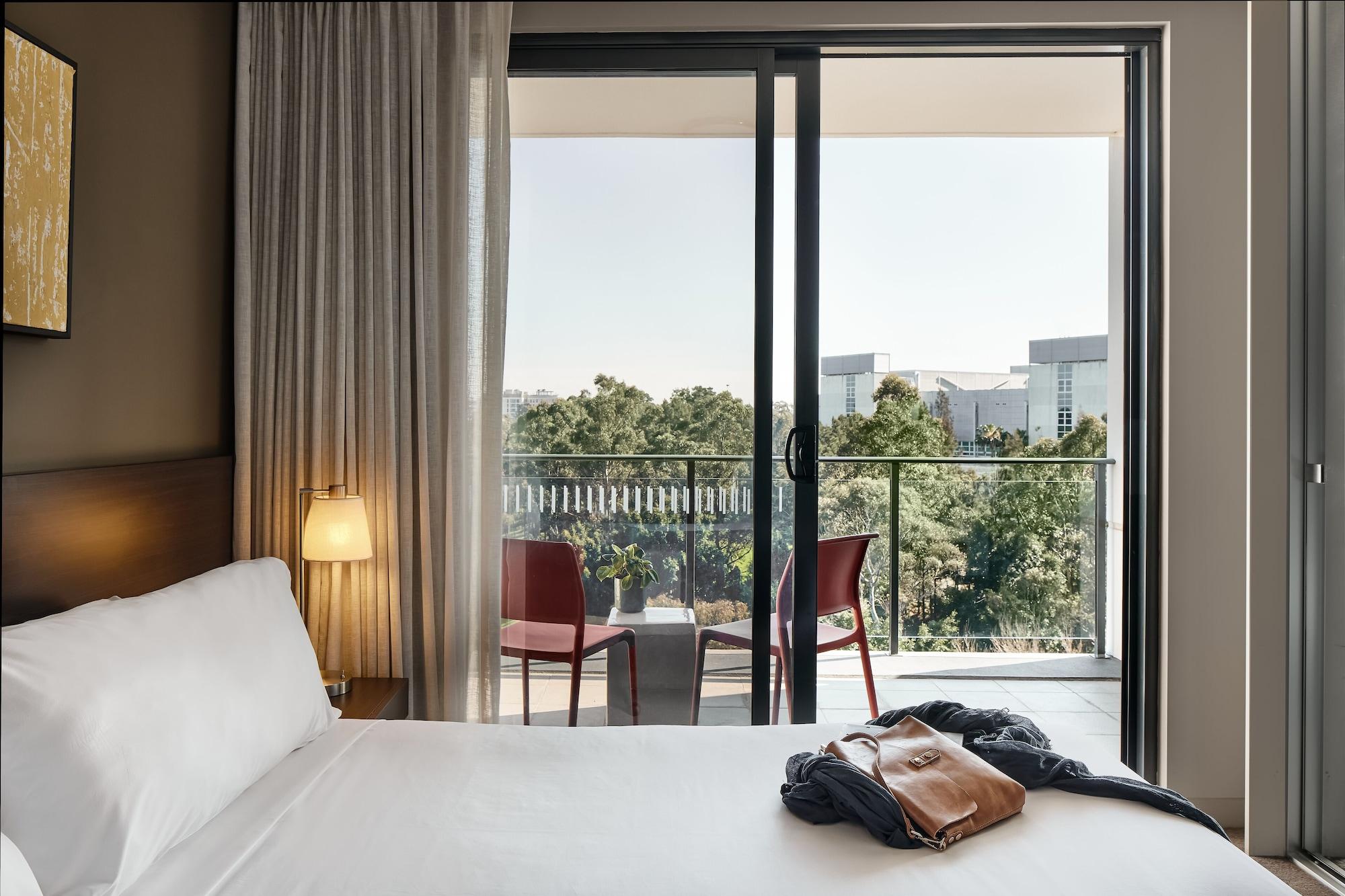 Punthill Norwest Aparthotel Екстериор снимка