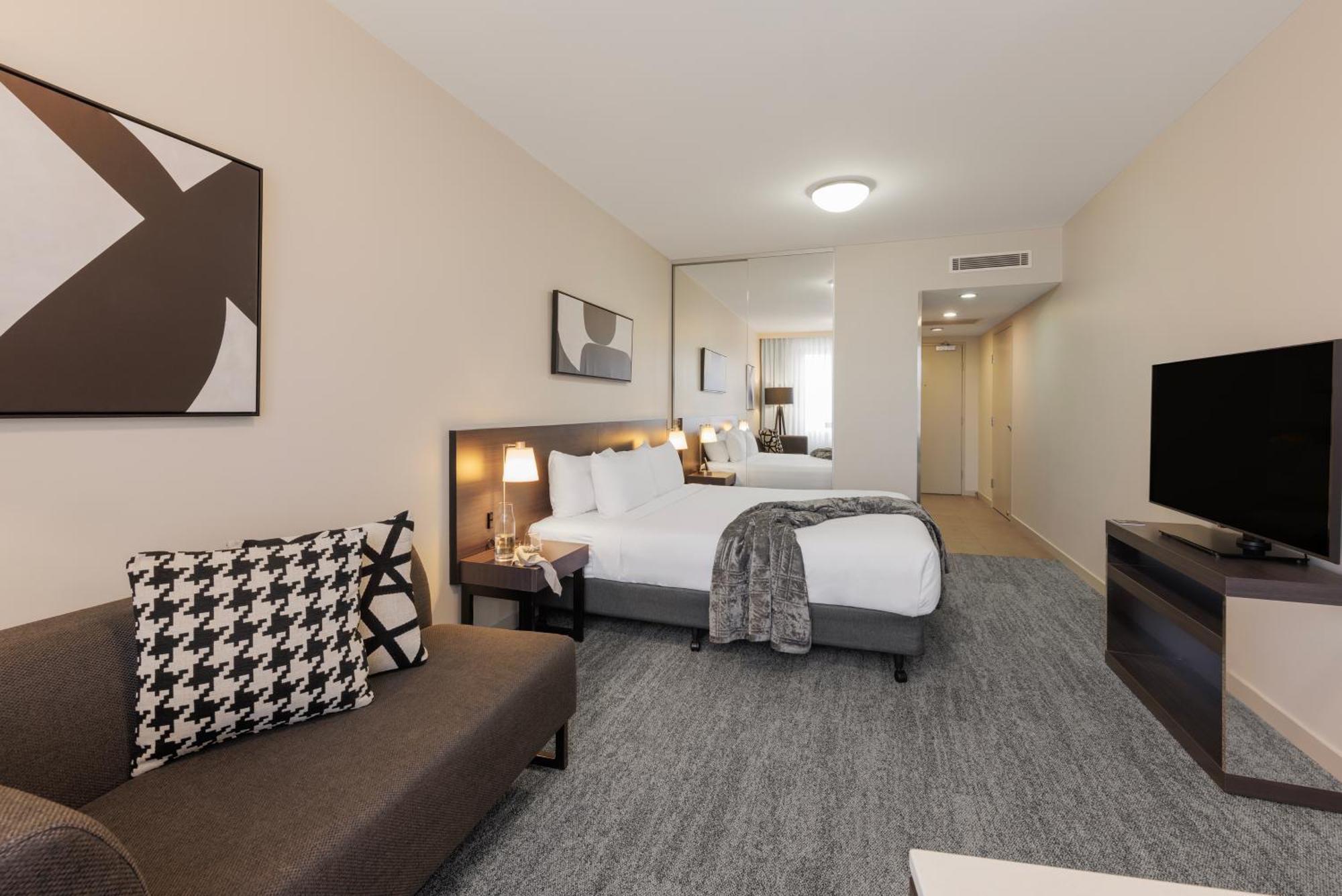 Punthill Norwest Aparthotel Екстериор снимка