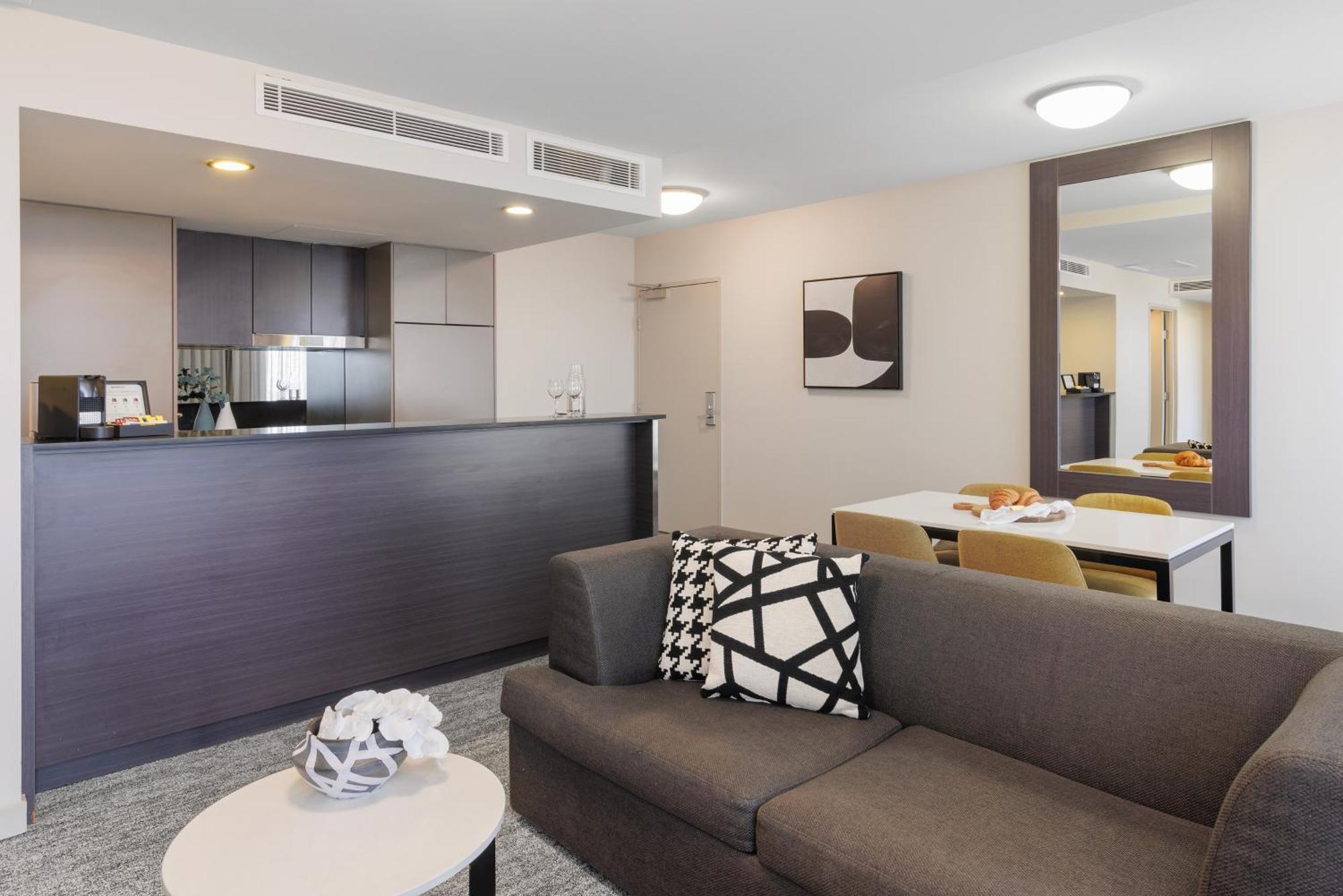 Punthill Norwest Aparthotel Екстериор снимка