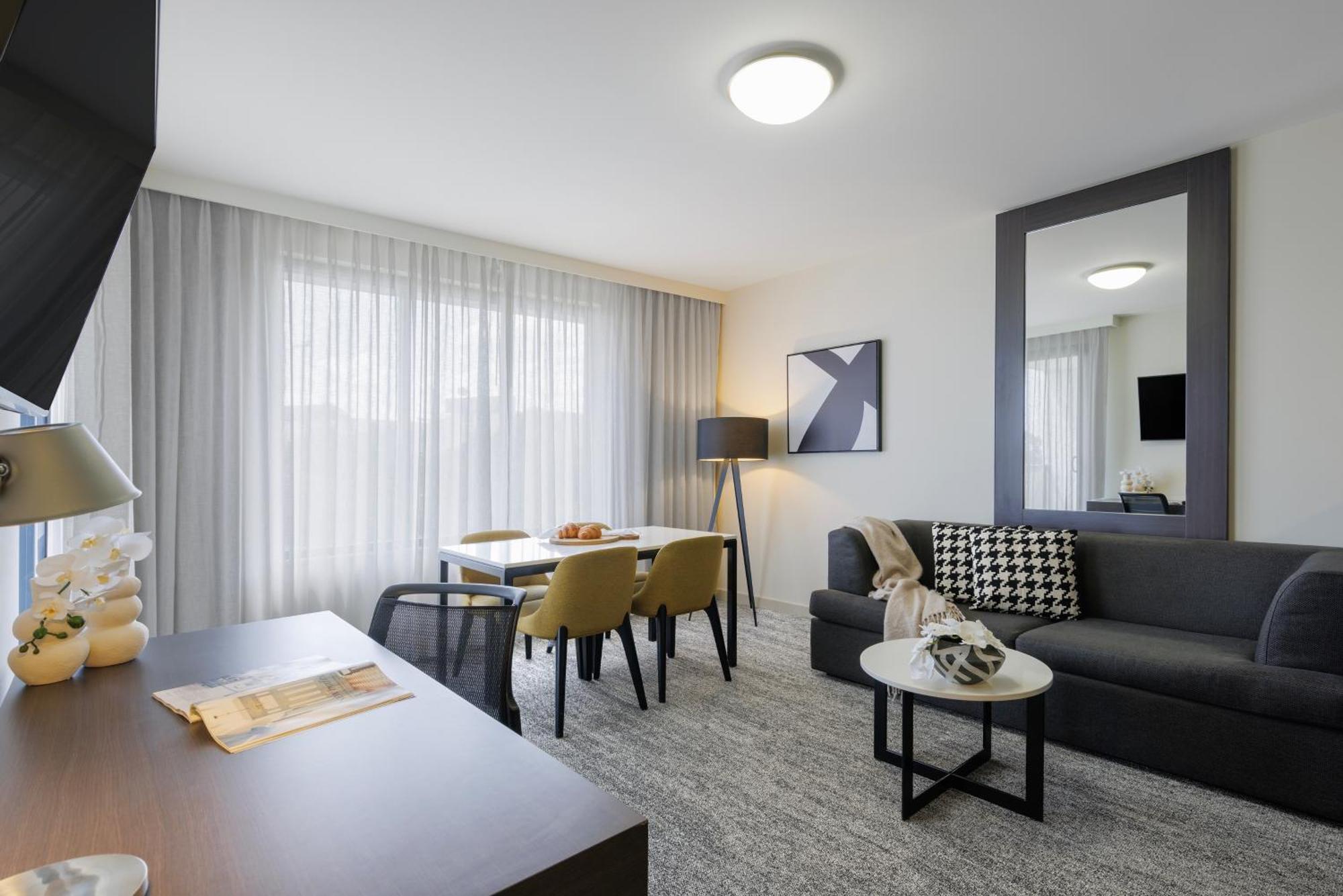 Punthill Norwest Aparthotel Екстериор снимка