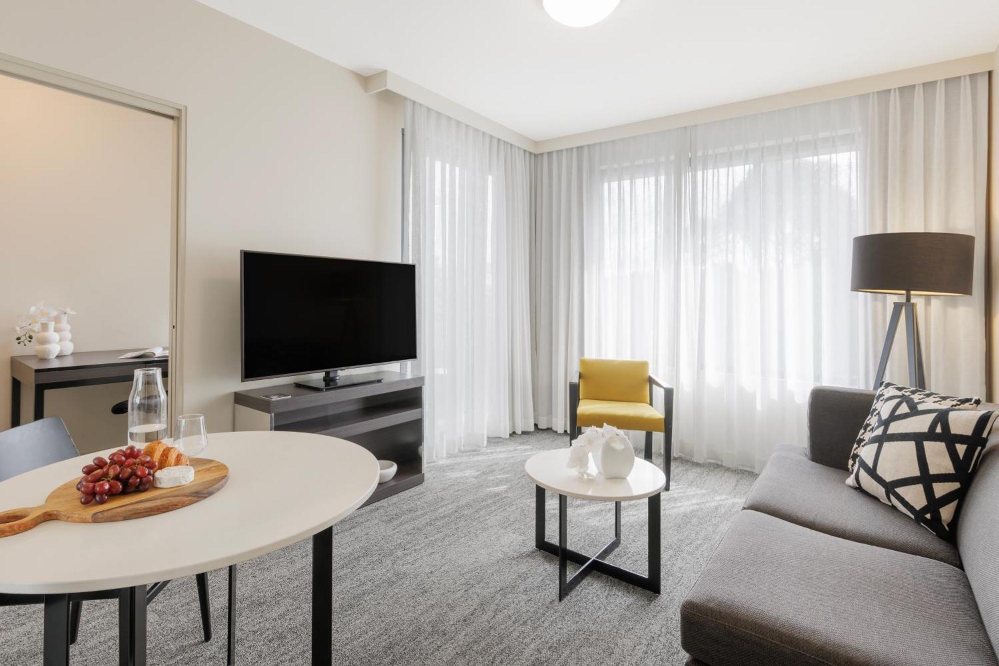 Punthill Norwest Aparthotel Екстериор снимка